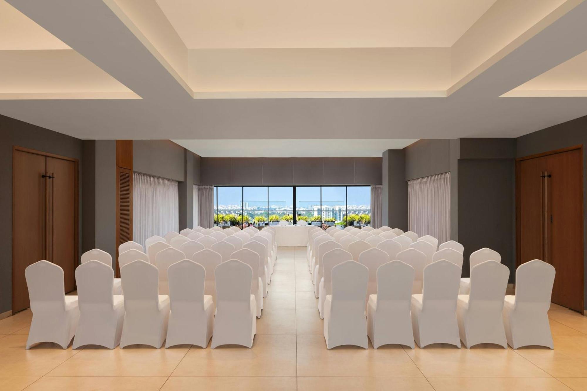 Fairfield By Marriott Vadodara Exterior photo